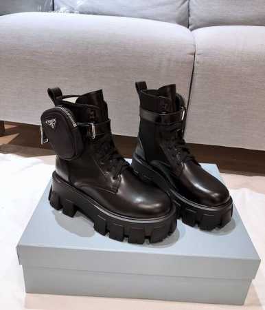 代购级！PRADA 20ss走秀款战术靴鞋面进口开边珠牛皮，质感媲美zp！脚腕收纳包原版开发，细节质感原版一致大底原版.脚感、舒适度、楦型细节无可挑剔。实物上脚 - 点击图像关闭