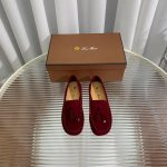 工厂p价p 顶级版本 代购品质 原版开发 Loro piana 诺悠翩雅 Ss最新款升级版平底吊坠流苏乐福鞋 超级爆炸真皮流苏女士豆豆鞋 一年四季都可以穿万年常