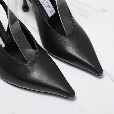 厂价 Jimmy Cho*O｜吉米*周25Wf早春新品 高跟后空凉鞋 我们家Jc一如既往品质优越 低调不失华丽 性感又不显张扬说的就是这款 上脚太好看了 鞋型是