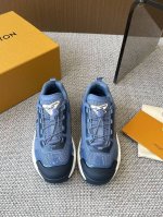 Lv Runner Tatic系列 25Ss新款厚底休闲 运动鞋 原版购入开发 做货 本款 Lv Runner Tatic 运动鞋融合网格面料和饰带等科技材质，