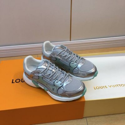 lv 路易威登L家 驴牌 最新Olympia系列 情侣款 运动鞋 跑鞋 本款 Lv Olympia 运动鞋融合网格面料与金属质感合成皮革等科技面料 以利落简约设