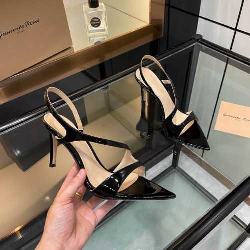 gianvito rossi 2024 新款凉鞋顶级版本代购品质！高跟尖头漆皮凉鞋。尖头设计充满时尚感，尽显优雅气质。漆皮的光泽亮丽夺目，如同镜面般反射着光芒。
