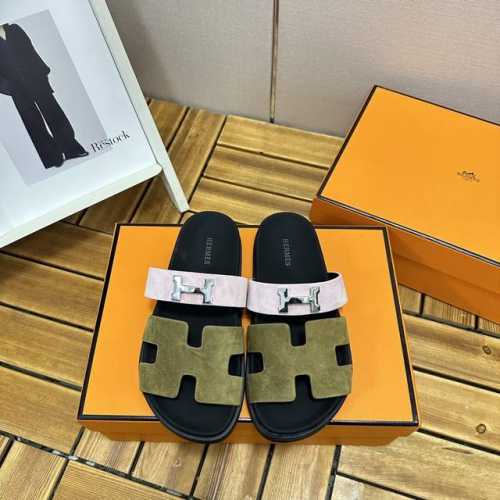 出厂 顶级版本 欢迎对比 情侣款 Hermes 爱马仕顶级版本二舅凉拖鞋 呆萌又优美鞋型，行走非常舒适 HermèS 包装升级，版型做工材料升级 Hermes市