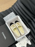 新色上新 新版本Chanel 渔夫鞋 重磅来袭配送全套顶级包装 我家的渔夫鞋质量不多介绍了哈，拿过的都知道！原版定制的鞋面，并且我家的大底是原版半透明大底，不透