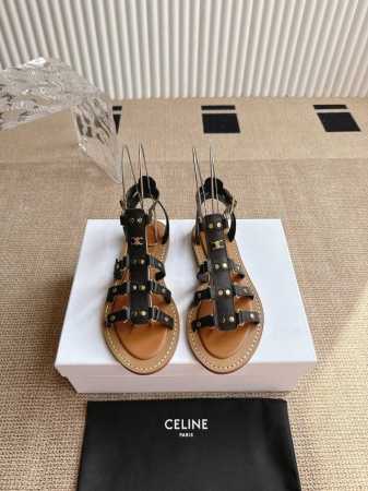 Celine 25Ss 新款凉鞋 这一季的赛琳又让我重新爱了它一次这季节美鞋太多 这款凉拖真是无敌好搭配 设计搭配经典的 Logo 作为点缀整体视觉特别耐看又好 - 点击图像关闭