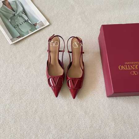 橙子出厂价p valentino 华伦天奴 经典V扣漆皮尖头细跟单鞋 高跟凉鞋 高跟鞋 跟高 平底 4Cm 6Cm 8Cm 码数 34-42 - 点击图像关闭