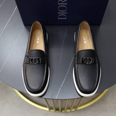 出厂价Pp： 品牌：迪奥Dior 标准码：男码38 44 45可以定做 等级：官网同款 材料：原版牛皮拼接 牛皮内里 原版Tpu耐磨柔软大底 款式类别：休闲运动