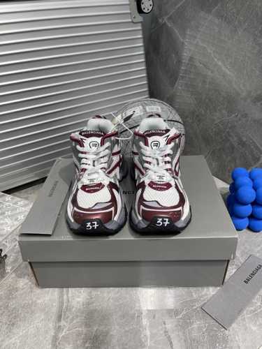 新货巴黎7.0 Bal*Nciag X Kith X复古野跑姥爹潮流百搭慢跑鞋 全球限量 600 双 巴黎全新联名款 全部采用原档案原楦数据开发 1:1比例克重