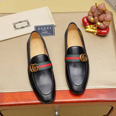 工厂p价 Gucci 古奇 里 爆款豆豆鞋顶端品牌奢侈，顶级～质量 ，最新時尚豆豆鞋 ..鞋面選用原版头层牛皮制造. 全头层水染皮内里 原版个性时尚柔软橡膠耐磨