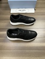 Prada 普拉达 -高端品质 原单 -鞋面：进口纳帕小牛皮、手工打孔、品牌高丝光帆布：完美拼接 -内里：水染牛皮 -大底：超轻tpu 橡胶发泡；双色成型大底
