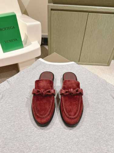 BOTTEGA VENET* 皮质编扣，女士Astaire穆勒拖！原版一比一做法 一致五金 当今流行的又一趋势 天花板啦，精致平底 包裹面料 同色跟皮 用心设计