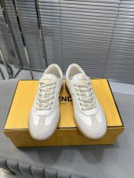 Fendi 芬迪情侣款德训鞋，阿甘鞋 休闲运动鞋！ 各大博都主有荐推的 永不褪色的阿甘训德鞋 绝对人手入必的德训白小鞋 原版开发 原版定牛制皮 牛反绒 原版大底