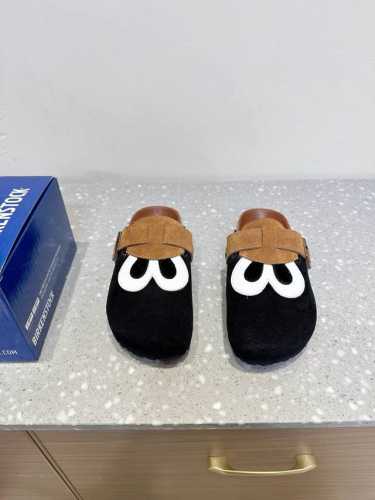 birkenstock 博肯 25Ss早春新款 勃肯 拖鞋 这两个品牌刚出联名我就心动了 代购找很久才买到货，真的一鞋难求，真的超级好看，姐妹们给我冲 面料：原