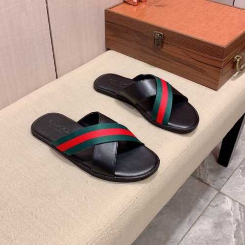 拖鞋: 新款: 厂价 古奇Gucci* 系列拖鞋顶级代购男士同步发售，意大利进口织带原版精选牛皮，做工考究， ，鞋底： 超舒适 原厂特供原版底，独家双层活动成型