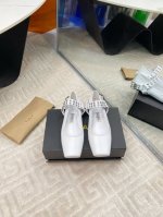 出厂 ALAIA 新款 早春方头芭蕾舞平底单鞋原版购入法国一线奢侈品牌ALAIA 阿莱亚25SS法式仙女芭蕾舞平底跳舞鞋，ALAIA品牌源自其创始人，Azzed