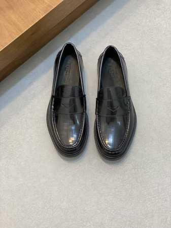 Fendi 顶级 -Size 39-44 38，45可订做 高端品质 Fend*芬迪 男士正装休闲皮鞋，高端大气，英伦气质单品，小牛皮透气内里，进口tpu橡胶大 - 点击图像关闭