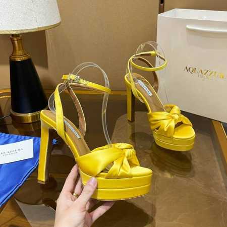 Aquazzura 新款凉鞋 顶级版本 代购款独家新款顶级版本 质量超级美爆。 Zp 原版开模 原版扣开模 附带原版定制真丝,真丝超级炫美 一眼看上去就高端大气 - 点击图像关闭