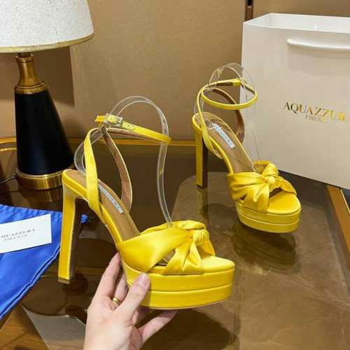 Aquazzura 新款凉鞋 顶级版本 代购款独家新款顶级版本 质量超级美爆。 Zp 原版开模 原版扣开模 附带原版定制真丝,真丝超级炫美 一眼看上去就高端大气
