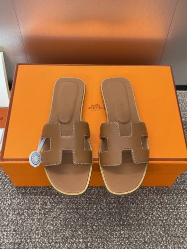 工厂P价 爱马仕 Hermes 春夏经典款 Oran 拼色工字拖女鞋 H家平底圆头露趾果冻色凉拖鞋 材质：进口小牛皮+水染牛皮内里+意大利真皮大底 Size:
