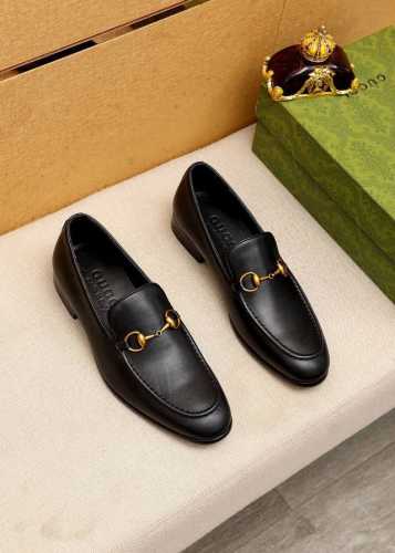 商品商标：Gucci 古驰 休闲皮鞋 正码码数: 38-44 45订制 商品材料：精选 进口头层小牛皮鞋面+经典五金扣，进口水染牛皮内里。强烈立体视觉效果，原版