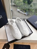 所即所得G316C'est Dior 迪奥 25春夏全新休闲运动鞋 以牛皮革和网眼织物制作 轻盈透气 侧边的Cd字母非常有Dior辩识度 运动风设计融合流苏细节