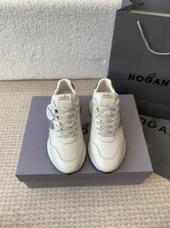 Hogan H601系列 情侣 运动鞋 24ss新款 Hogan H601系列运动鞋贾玲同款本款H601系列运动鞋 兼具个性设计和复古元素，轻便鞋底沿袭261系 - 点击图像关闭