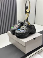 Balenciaga × Crocs 情侣款尺码：35 36 37 38 39 40 41 42 43 44 45 Balenciaga×Crocs 呆萌可爱款
