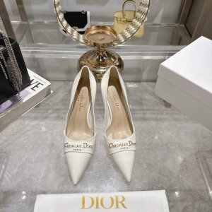 工厂P价 女装女鞋 运动原单 25Ss早春新款迪奥Dior Paris 高跟鞋Cd珍珠扣单鞋后空凉鞋 这款 Dior Paris 露跟高跟鞋是25年春夏成衣系列