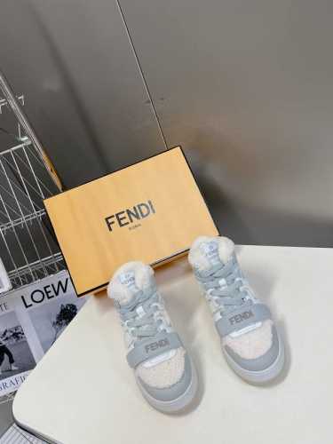 Fendi芬迪经典爆款系列 情侣休闲魔术贴运动鞋 FD match一比一复刻 设计师Kim Jones打造的首款运动鞋fendi match 和驴牌的Train