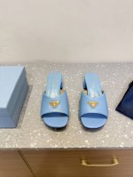 prada 普拉达 25Ss春夏新款 三角标 方头 粗跟 拖鞋 这是夏天必入款，脚感轻盈柔软细腻 舒适度极高 随意搭配 鞋面：采用原版进口牛皮 内里垫脚：羊皮