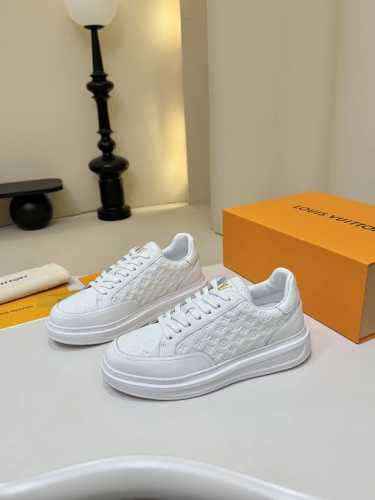 L家 顶级 Size：39-44 38.45定做 Lv男士经典休闲运动鞋，本款 Beverly Hills 运动鞋为柔软牛皮革描摹经典 Monogram 印花，