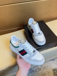 原单品质独家首发 古奇 独特现代风运动鞋 休闲乐福原版皮 猪里 拒绝脱色磨脚 鞋底 原厂特供原版底 超酷 系带走路都带风风格设计 超舒服耐磨防滑原版底 就好像实