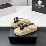 工厂p价 顶级品质 实物拍摄太美啦Chanel2670新款呢子链条厚底拖鞋坡跟防水台凉拖鞋 真的太美啦吧 香奈儿属于夏天的颜色 仙女必备爆款 太喜欢这双鞋了 c
