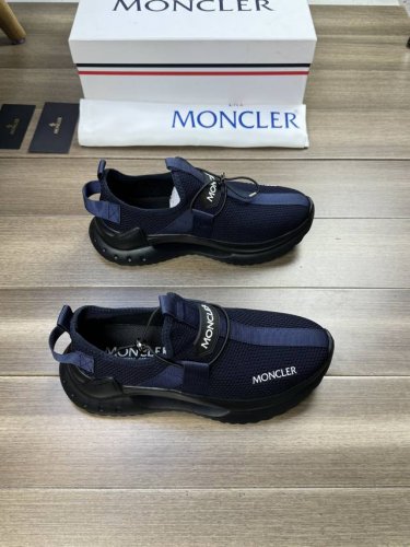 Moncler 盟可睐 蒙口 -高端品质 原单 -鞋面：进口飞织布匹、注塑品牌logo、车缝品牌塑胶模块、品牌织带装饰 -内里：帆布布匹 -大底：超轻tpu 发