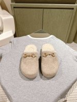 GUCCI古驰秋冬新款羊毛运动半拖 鞋面麂皮压印迷你 老花logo，拼接小牛皮，细节丰富，精致高级 皮毛一体羔羊毛，软软糯糯超舒服 原版开模胶天然橡胶鞋底 Si