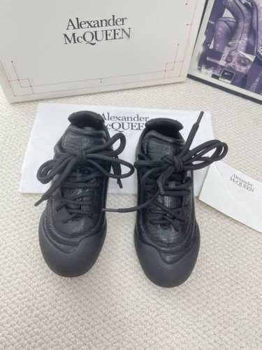 ALEXANDER MCQUEEN 亚历山大 麦昆 24ss 秋冬最新 Flexion系列 情侣款 复古 休闲 运动鞋 原版购入开发 做货 这款Flexion