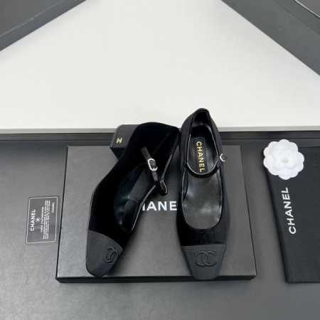 工厂价 顶级品质！Chanel 小香25C早春新品、高跟鞋 粗跟方头玛丽珍单鞋香奶奶家一贯的优雅名媛气质 高级感十足上脚非常nice～极简的配色深入人心~本年度 - 点击图像关闭