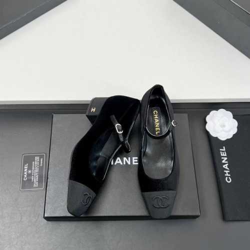 工厂价 顶级品质！Chanel 小香25C早春新品、高跟鞋 粗跟方头玛丽珍单鞋香奶奶家一贯的优雅名媛气质 高级感十足上脚非常nice～极简的配色深入人心~本年度