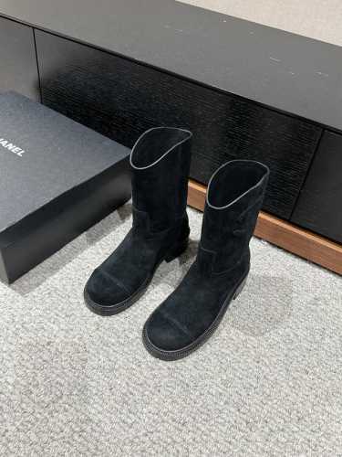 顶级品质 Chanel fw24 new arrival～ 小香2024秋冬新款｜短筒骑士靴 小香每年都有类似款马靴，今年这款感觉 更有型，简约时髦 上脚超级舒