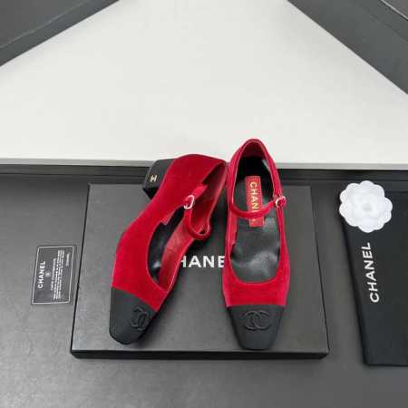 工厂价 顶级品质！Chanel 小香25C早春新品、高跟鞋 粗跟方头玛丽珍单鞋香奶奶家一贯的优雅名媛气质 高级感十足上脚非常nice～极简的配色深入人心~本年度 - 点击图像关闭