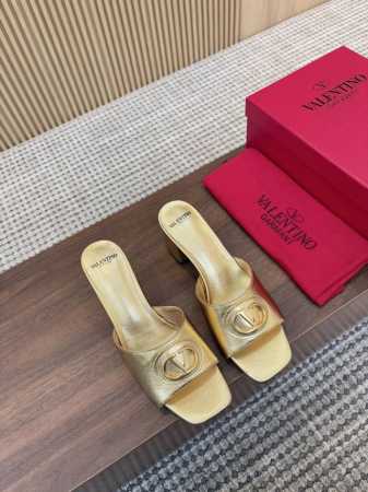 工厂价 女装女鞋 运动原单华家25季新款.码数 35-42 价格:橡胶底 - 点击图像关闭