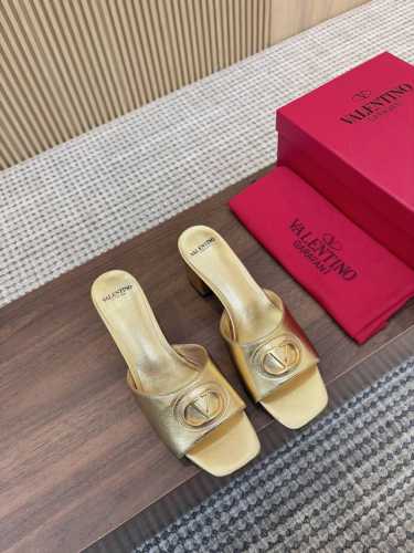 工厂价 女装女鞋 运动原单华家25季新款.码数 35-42 价格:橡胶底
