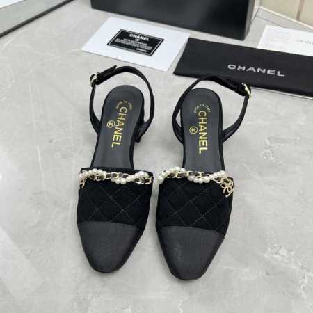Chanel 香奈儿 25Ss新品粗跟凉鞋 小香家经典的菱格元素搭配珍珠链条 火爆上新 这一季香家大爆款！真的一眼爱了 鞋面：牛皮 羊猄 内里：进口羊皮里 大底 - 点击图像关闭