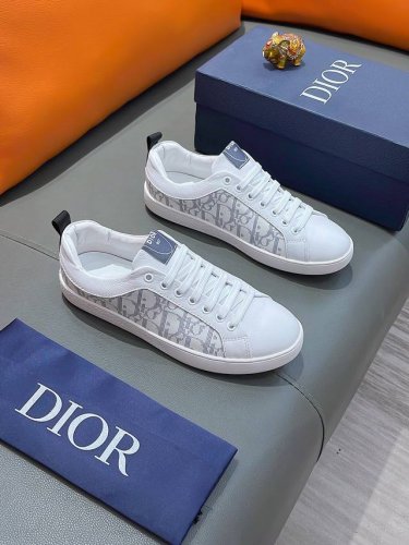 商品名称 Dior 迪奥 实价 正规码数: 38-44 休闲鞋 商品材料 精选 牛皮鞋面 柔软羊皮垫脚 原厂特供大底