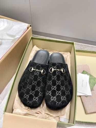 出 Gucci 新款半拖 ～时尚舒适两不误！面料：高丝光牛绒压纹 内里羊皮 橡胶大底 35-40