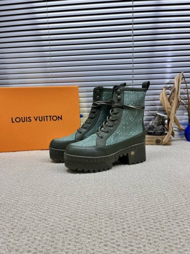 新 Louis Vuitton路易威登最新秋冬最新款 高端定制 1：1刻复 各大明星网红走秀最爱 本款 Territory 平底靴糅合光滑牛皮革和 Monogr