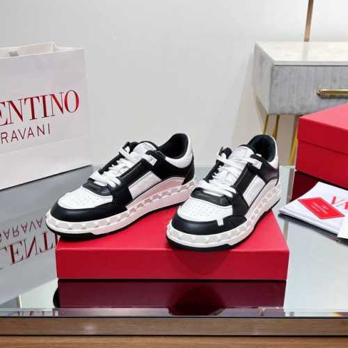 顶级代购版本 跑量不议价 情侣款华伦天奴Valentino Garavani Freedots男士运动鞋将滑板休闲鞋 男士女士真皮板鞋 认准我家细节实拍 购入原