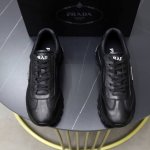 顶级原单 品牌：PRADA 普拉达 标准码：男码38 44 45可以定做 等级：官网同款 材料：原版牛皮 牛皮内里 原版组合双色耐磨柔软大底 款式类别：休闲运动
