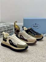prada* 高端精品 Prada 普拉达 专柜最新款运动鞋出货 领先专柜款你懂的 。精选牛皮拼接面料制作而成。内里:网布内里。高端气垫开模防滑橡胶大底，精美线