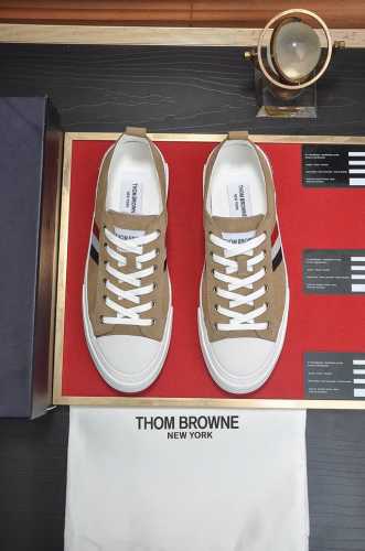THOM BROWNE 汤姆.布朗 TB官网同款原单爆款运动鞋 头层牛皮加透气布料1：1原板 羊皮内里鞋身配件一比一开模 专柜品质 亲们你还为穿着搭配鞋发愁那这
